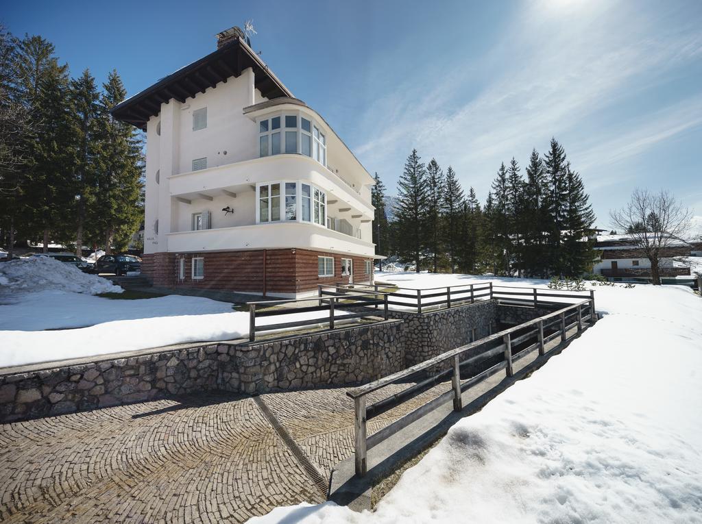 Villa Tullia - Stayincortina Cortina d'Ampezzo Exterior photo