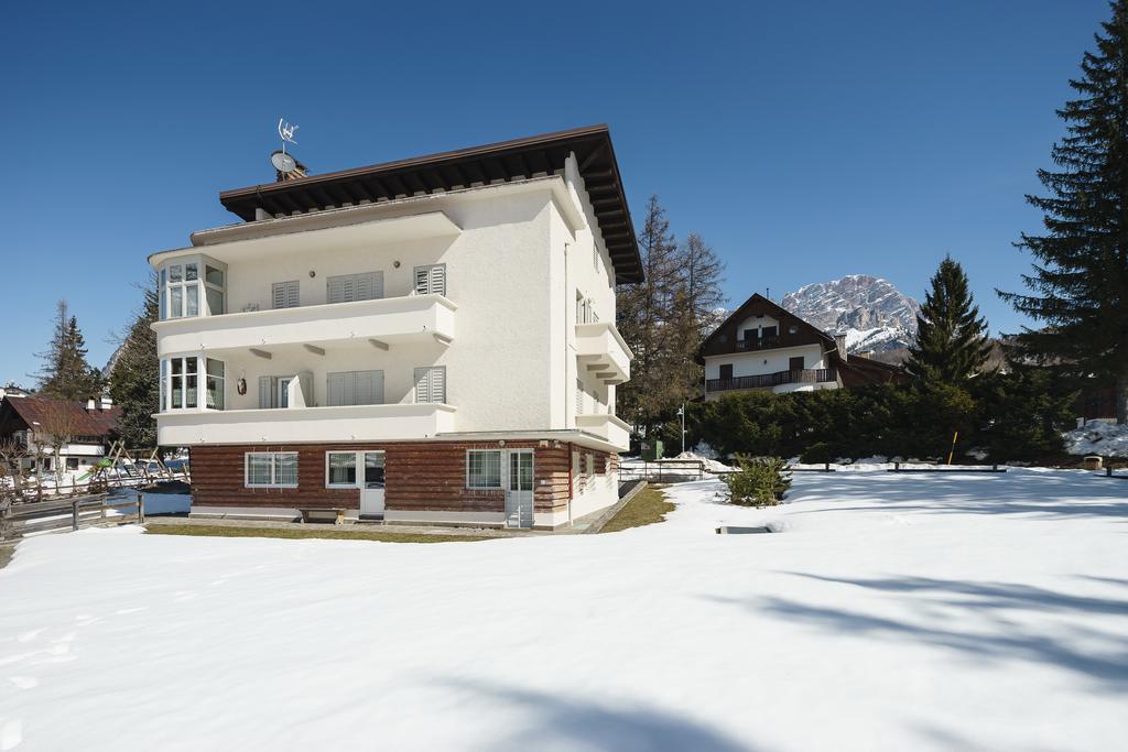 Villa Tullia - Stayincortina Cortina d'Ampezzo Exterior photo